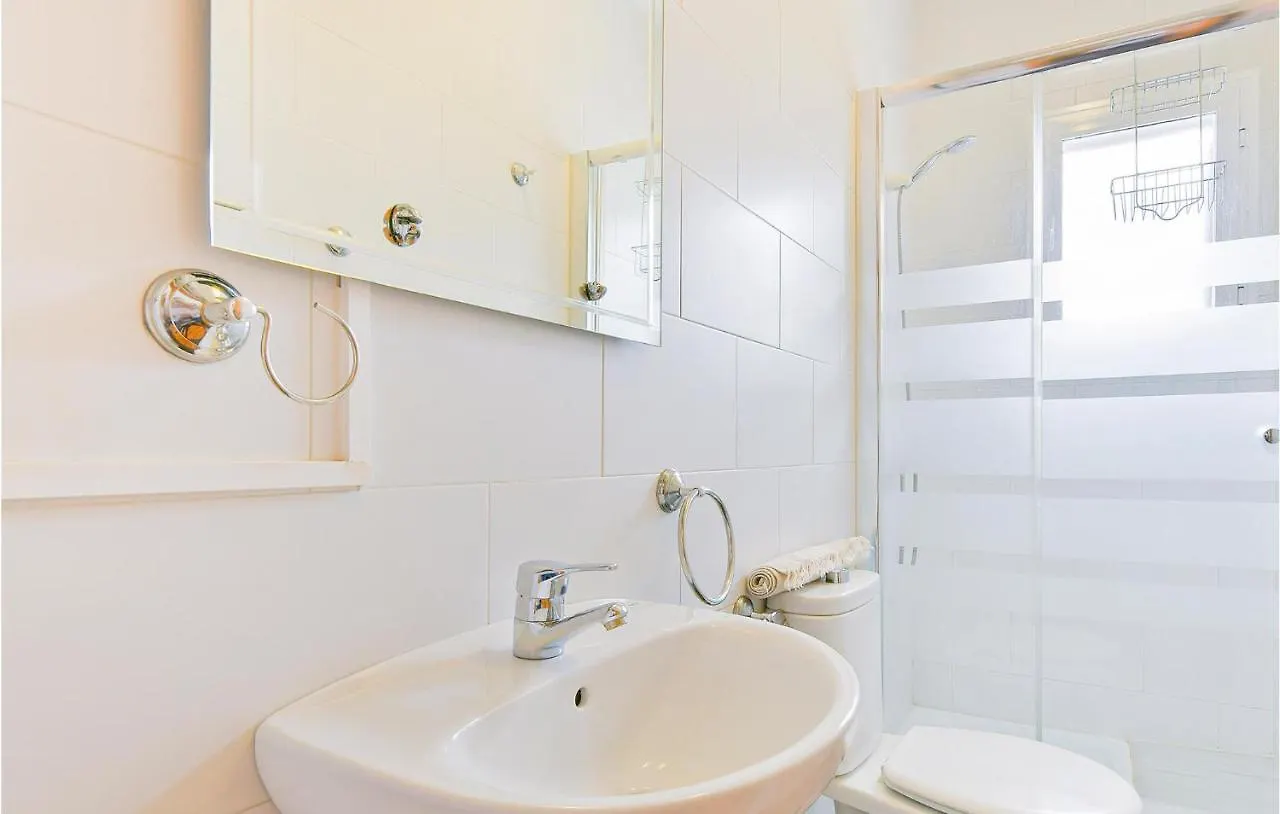 Awesome Home In El Coronil With Wifi 0*,