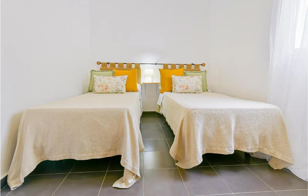 Awesome Home In El Coronil With Wifi 0*,
